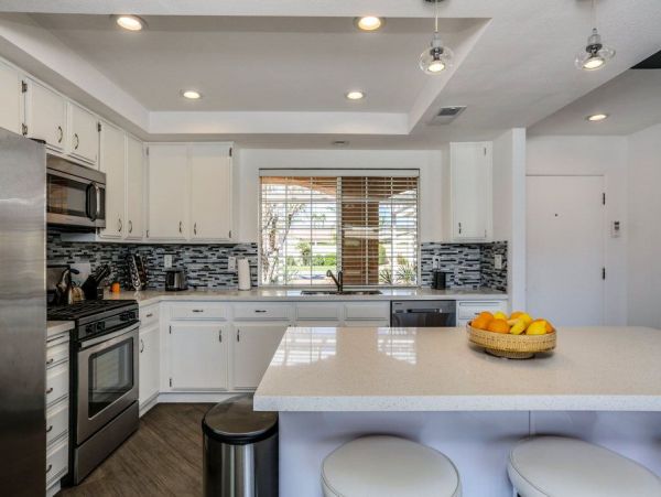 Palm Desert Home 948806