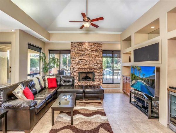 3 Bedroom Home Outdoor Terrace and Pool & Spa in Palm Desert