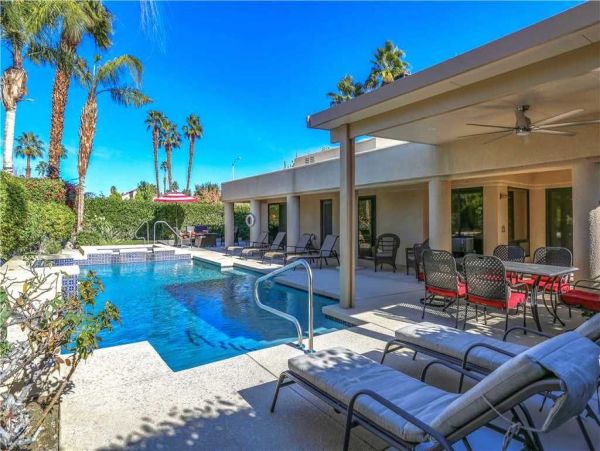 3 Bedroom Home Outdoor Terrace and Pool & Spa in Palm Desert