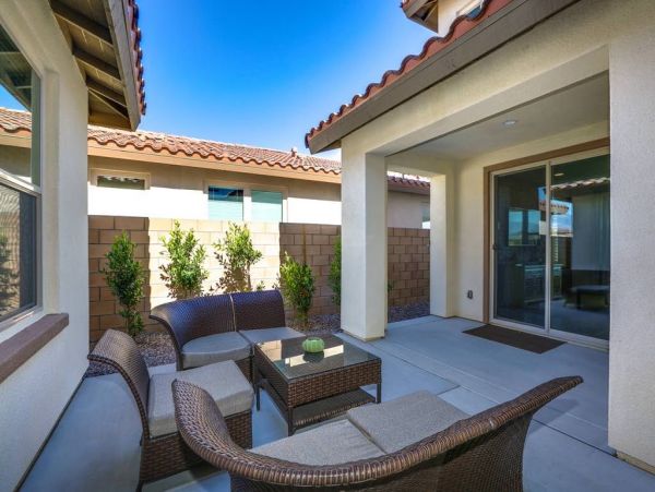 Palm Desert Home 948829