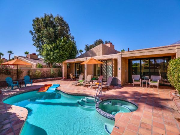 Palm Springs Home 948834