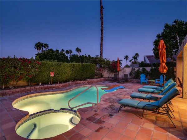 Palm Springs Home 948834