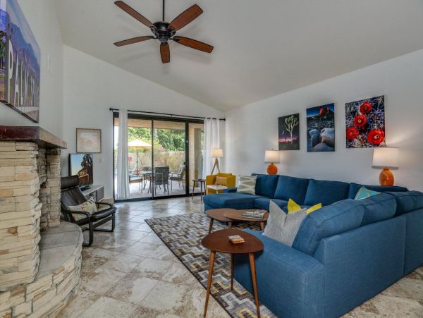 Palm Springs Home 948834