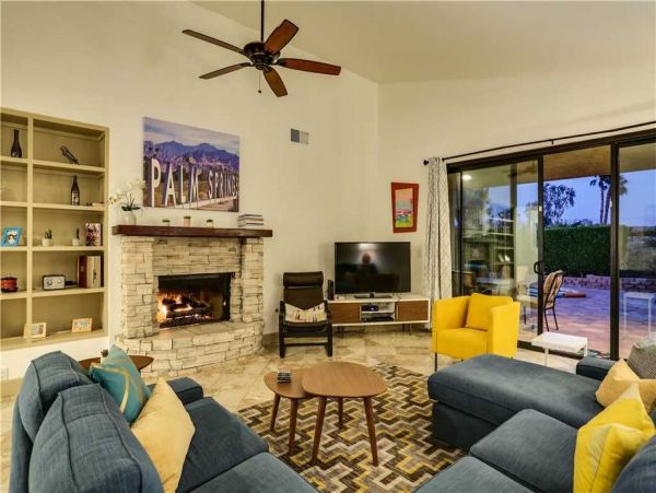 Palm Springs Home 948834