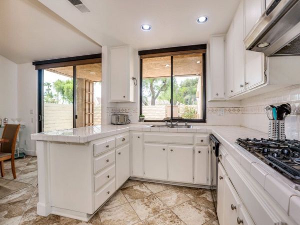 Palm Springs Home 948834