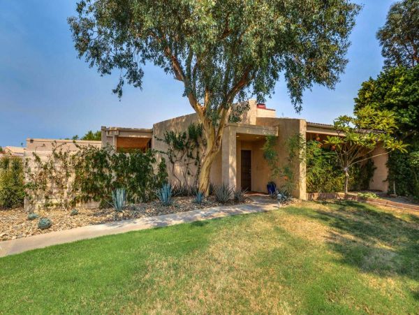 Palm Springs Home 948834