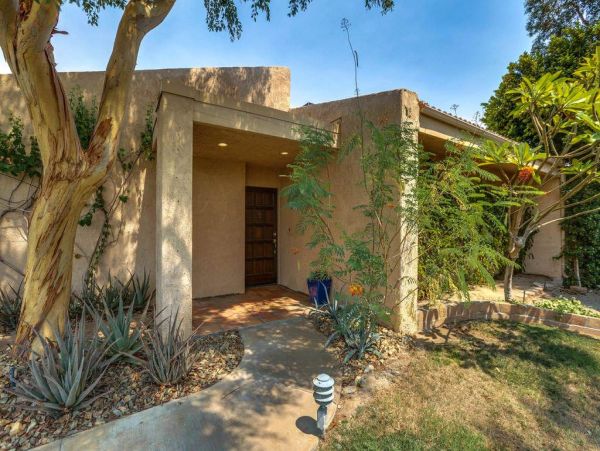 Palm Springs Home 948834
