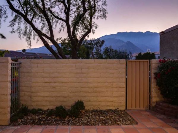 Palm Springs Home 948834