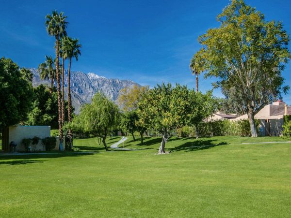 Palm Springs Home 948834