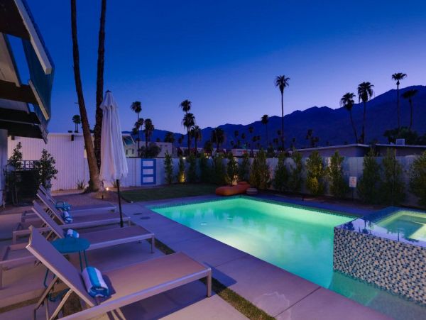 Palm Springs Home 948835
