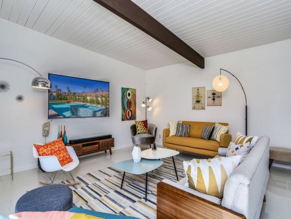 Palm Springs Home 948835
