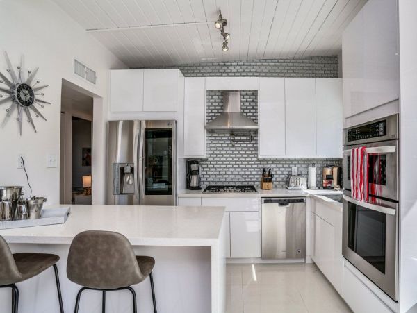 Palm Springs Home 948835