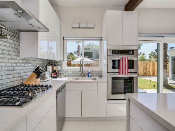 Palm Springs Home 948835