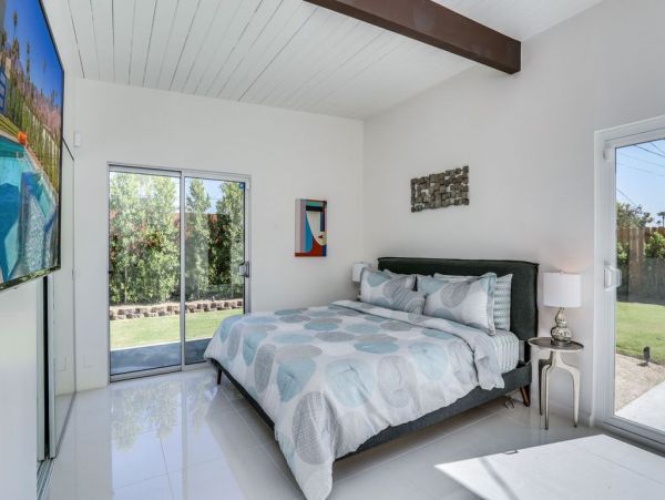 Palm Springs Home 948835