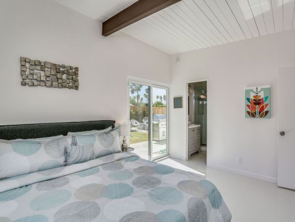 Palm Springs Home 948835