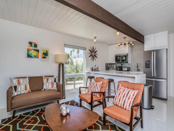 Palm Springs Home 948835