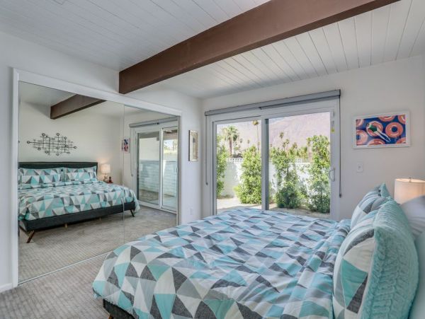 Palm Springs Home 948835