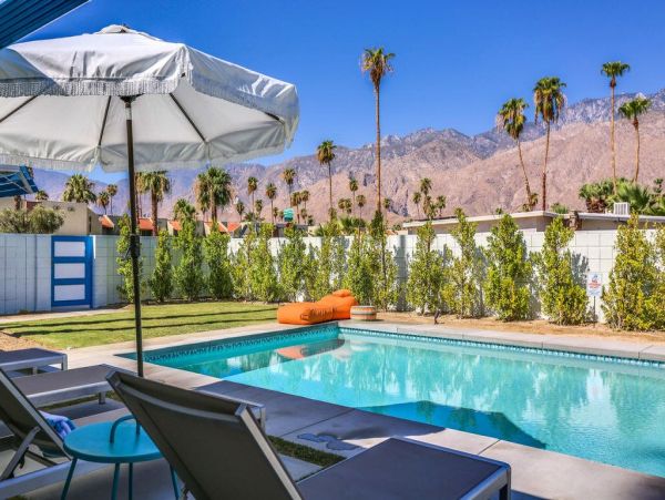 Palm Springs Home 948835