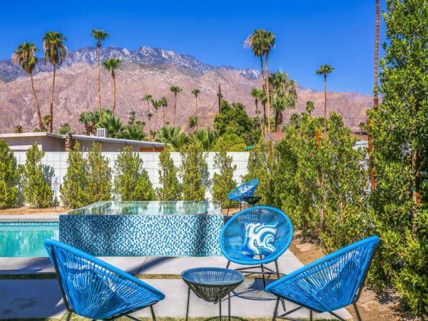 Palm Springs Home 948835