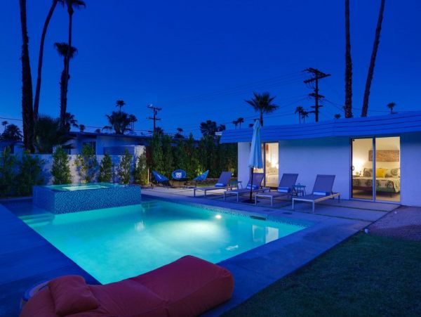 Palm Springs Home 948835