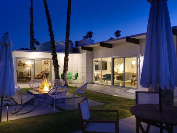 Palm Springs Home 948835