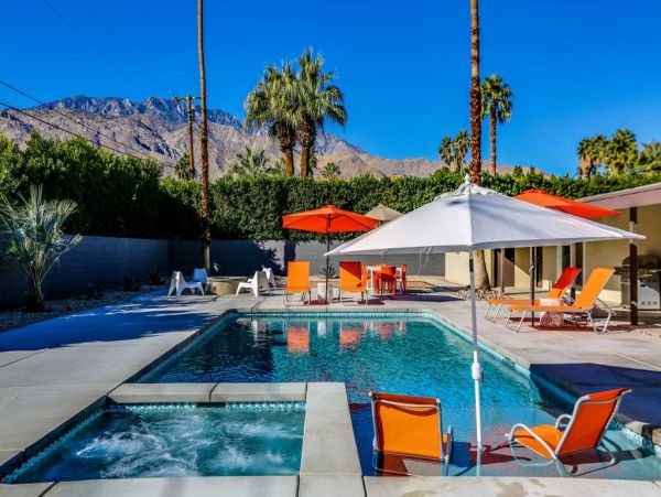 Palm Springs Home 948837