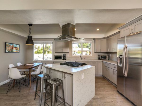 Palm Springs Home 948837