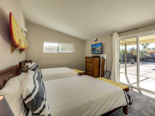 Palm Springs Home 948837