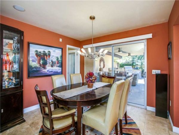 Palm Springs Home 948838