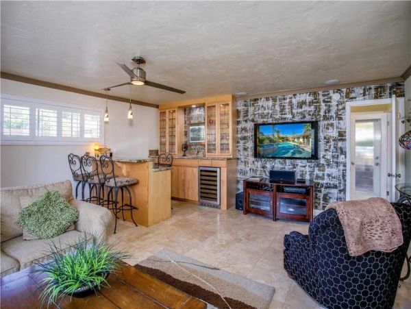 Palm Springs Home 948838