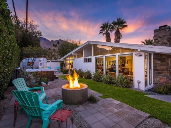 Palm Springs Home 948839