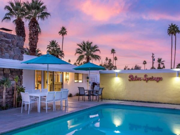 Palm Springs Home 948839