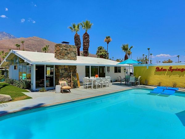 Palm Springs Home 948839