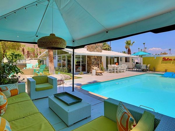 Palm Springs Home 948839