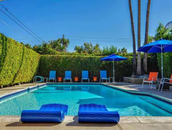 Palm Springs Home 948840