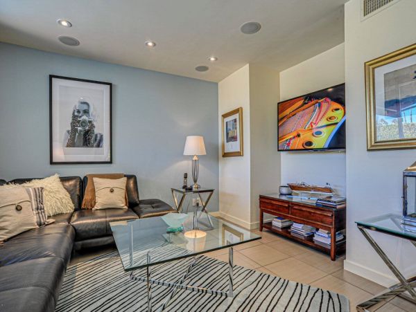 Palm Springs Home 948840