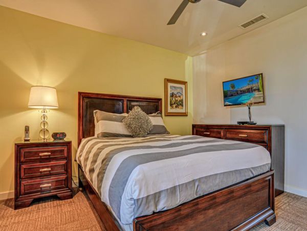 Palm Springs Home 948840