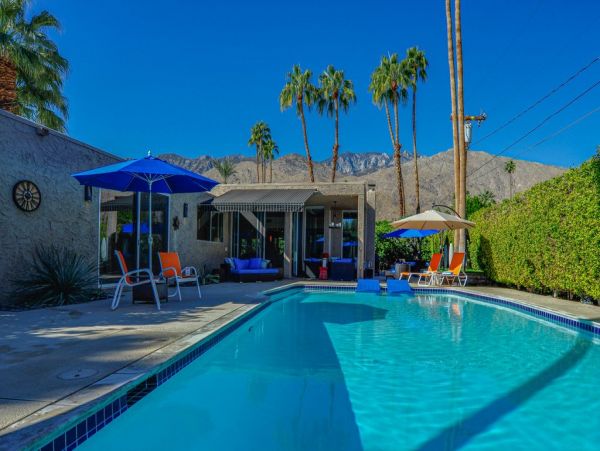 Palm Springs Home 948840