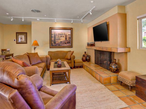 Palm Springs 6 Bedroom Home Sleeps 12 Guests