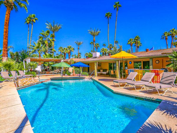 Palm Springs 6 Bedroom Home Sleeps 12 Guests