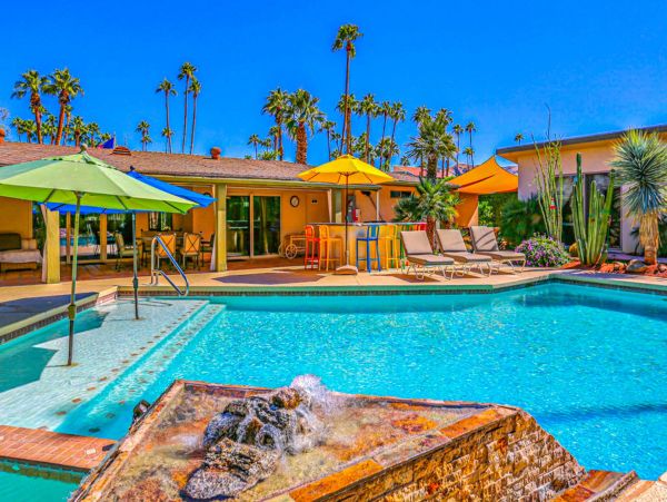 Palm Springs 6 Bedroom Home Sleeps 12 Guests