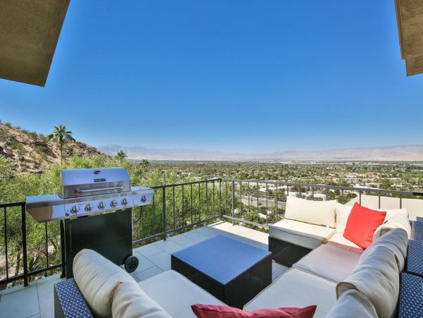 Palm Springs Home 948842