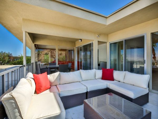 Palm Springs Home 948842