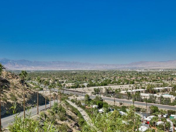 Palm Springs Home 948842