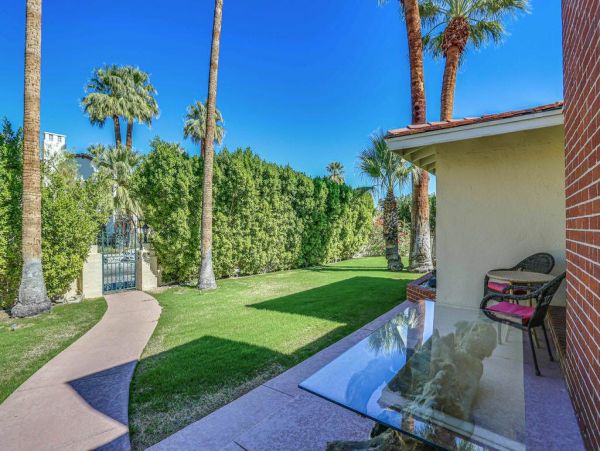 Palm Springs Home 948843