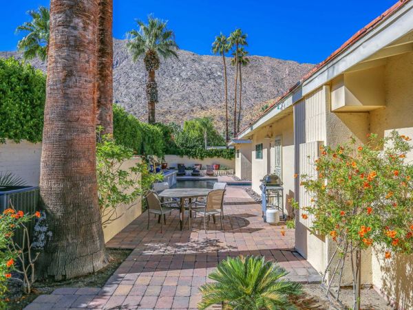 Palm Springs Home 948843
