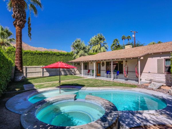 Palm Springs Home 948844