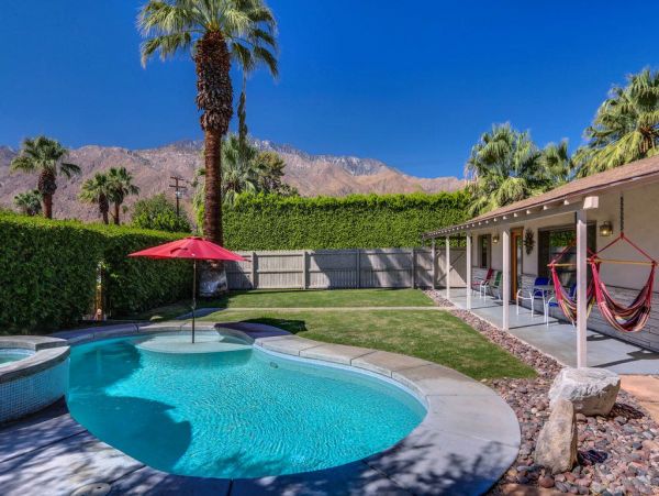 Palm Springs Home 948844
