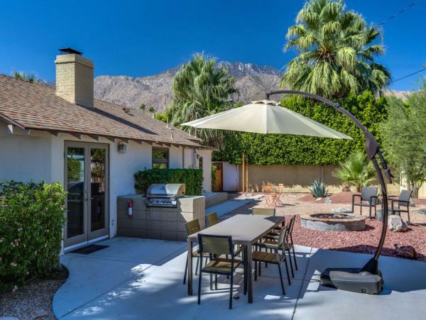Palm Springs Home 948844