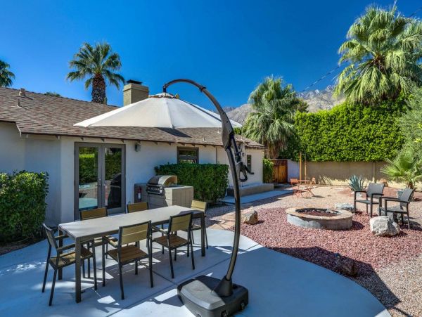 Palm Springs Home 948844